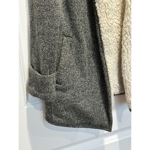 Abercrombie & Fitch Sherpa Lined Open Front Cardigan Gray Size Small - Picture 7 of 7